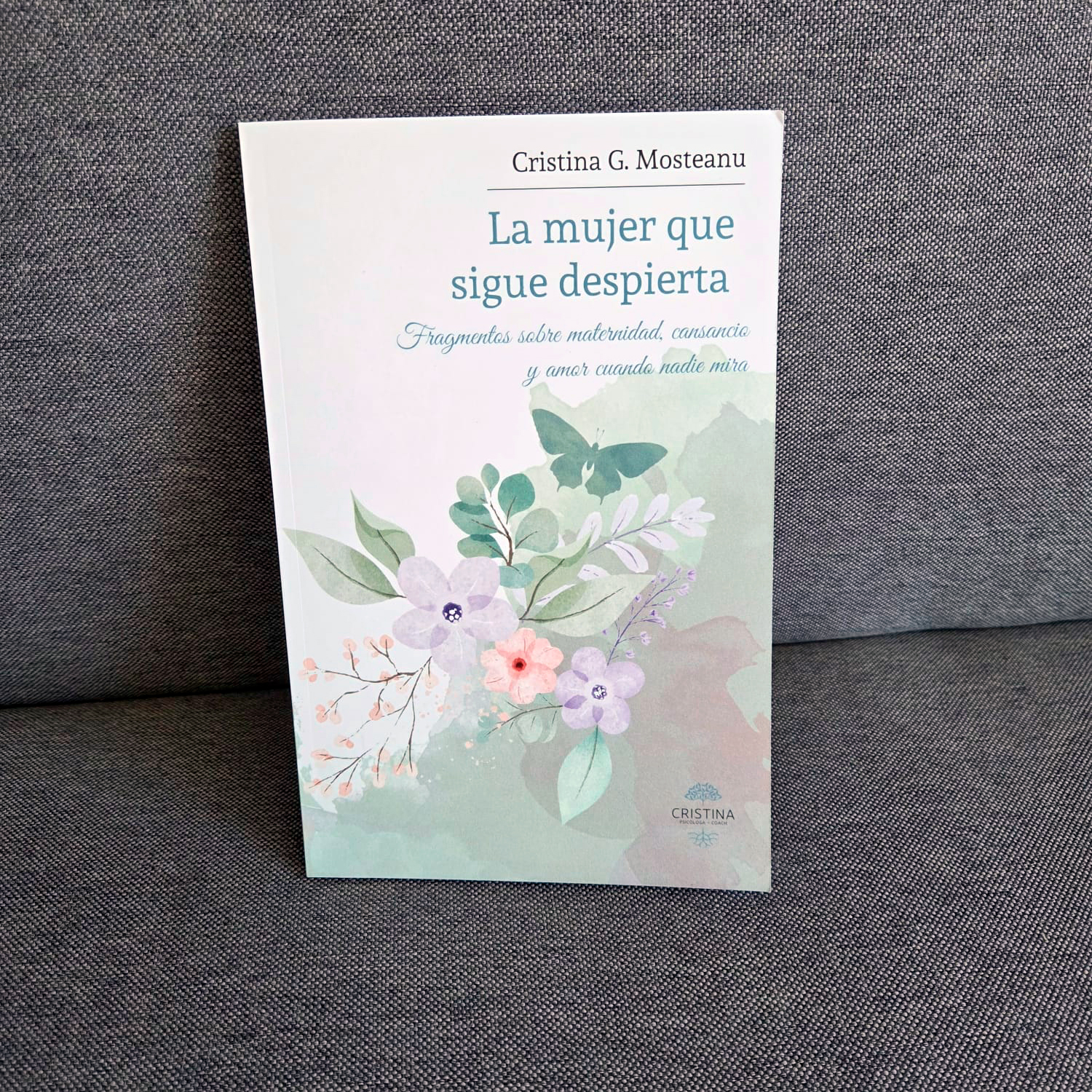 Pack La mujer que sigue despierta + Cuaderno para madres - Imagen 2